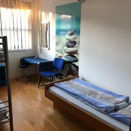 Ceska Beseda Hostel *