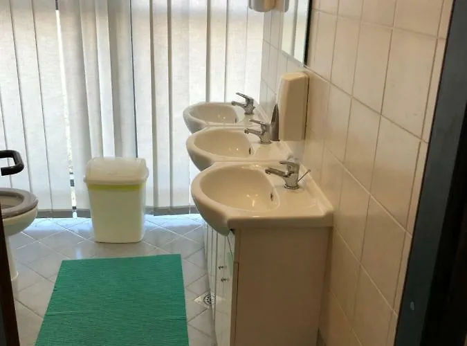 Ceska Beseda אכסניה רייקה